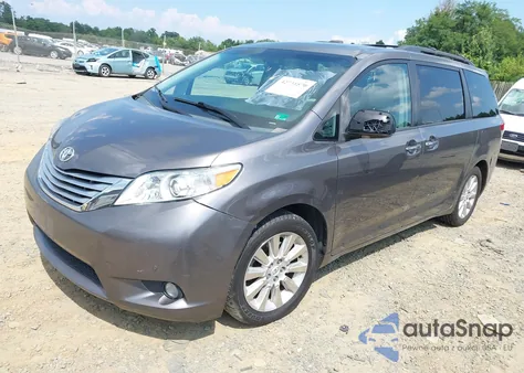 2011 Toyota Sienna Limited z USA, uszkodzony, nr VIN 5TDDK3DC2BS001541